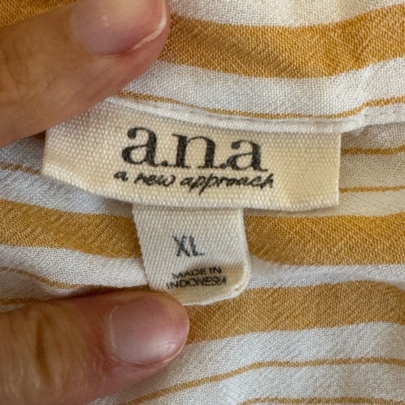 a.n.a A New Approach Women’s XL Mustard & White Striped Twist Front Blouse Rayon - Picture 5 of 7